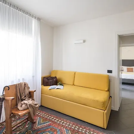 Konukevi Foyer 4*
