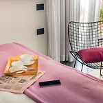בית הארחה Foyer 4*