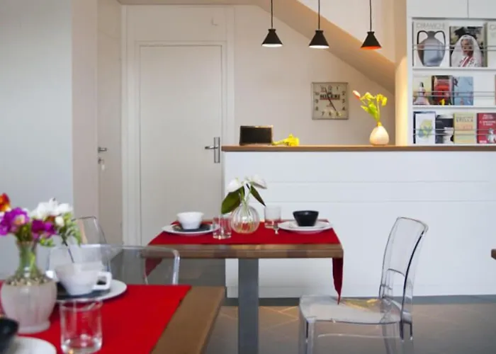 ゲストハウス Foyer 4*